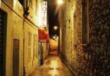 LeavinRoom, Motel Leavin Room - The Room