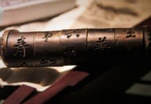 Crack the Egg, Chinatown, Dans les griffes de la triade Crack The Egg - Chinatown